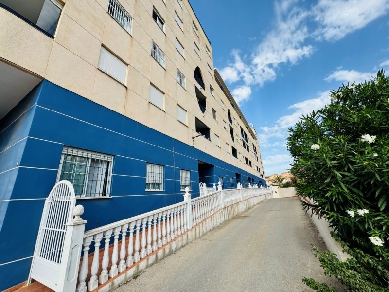 Erdgeschosswohnung mit 3 Schlafzimmern, 1 Bad, Tiefgaragenstellplatz und Gemeinschaftspool nur 300 m vom Strand - 11