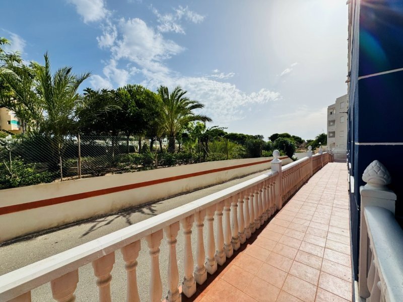 Erdgeschosswohnung mit 3 Schlafzimmern, 1 Bad, Tiefgaragenstellplatz und Gemeinschaftspool nur 300 m vom Strand - 19