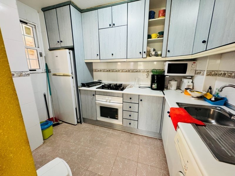 Erdgeschosswohnung mit 3 Schlafzimmern, 1 Bad, Tiefgaragenstellplatz und Gemeinschaftspool nur 300 m vom Strand - 16