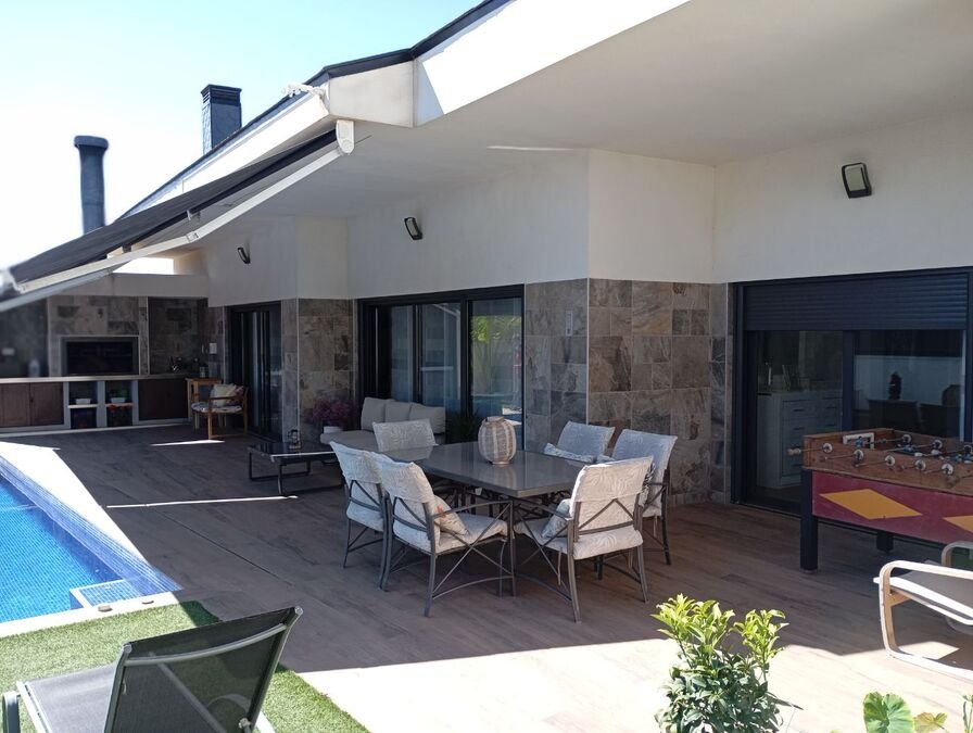 Exklusive Villa mit 3 Schlafzimmern, 2 Bädern, Garage und Privatpool - 34