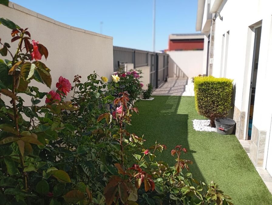 Exklusive Villa mit 3 Schlafzimmern, 2 Bädern, Garage und Privatpool - 47
