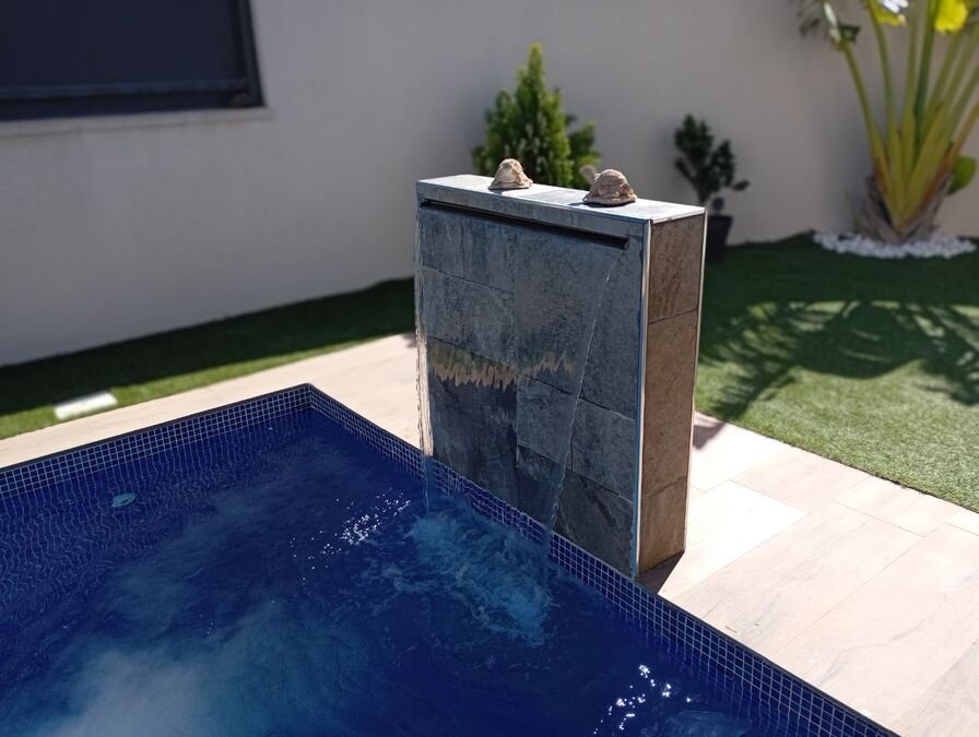 Exklusive Villa mit 3 Schlafzimmern, 2 Bädern, Garage und Privatpool - 45