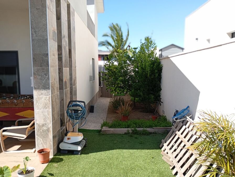 Exklusive Villa mit 3 Schlafzimmern, 2 Bädern, Garage und Privatpool - 35