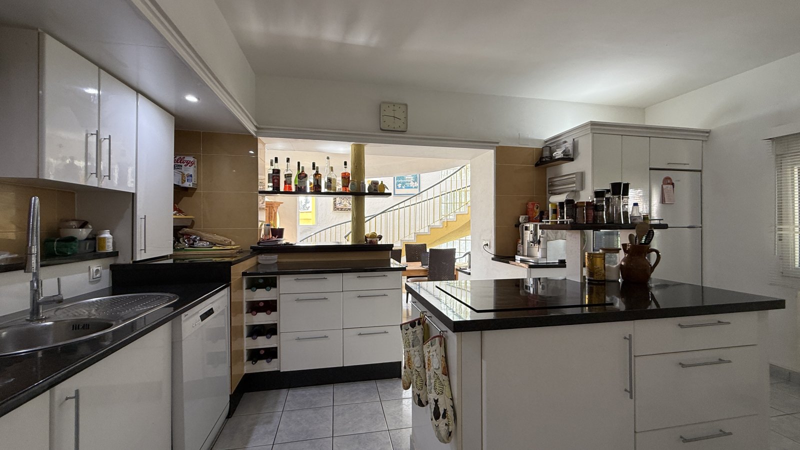 Große Villa auf Eckgrundstück mit Pool und Doppelgarage in Top-Lage in Benissa Montemar - 12