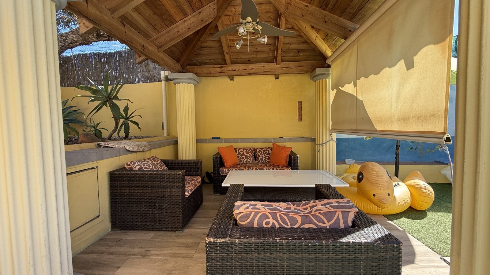 Große Villa auf Eckgrundstück mit Pool und Doppelgarage in Top-Lage in Benissa Montemar - 4