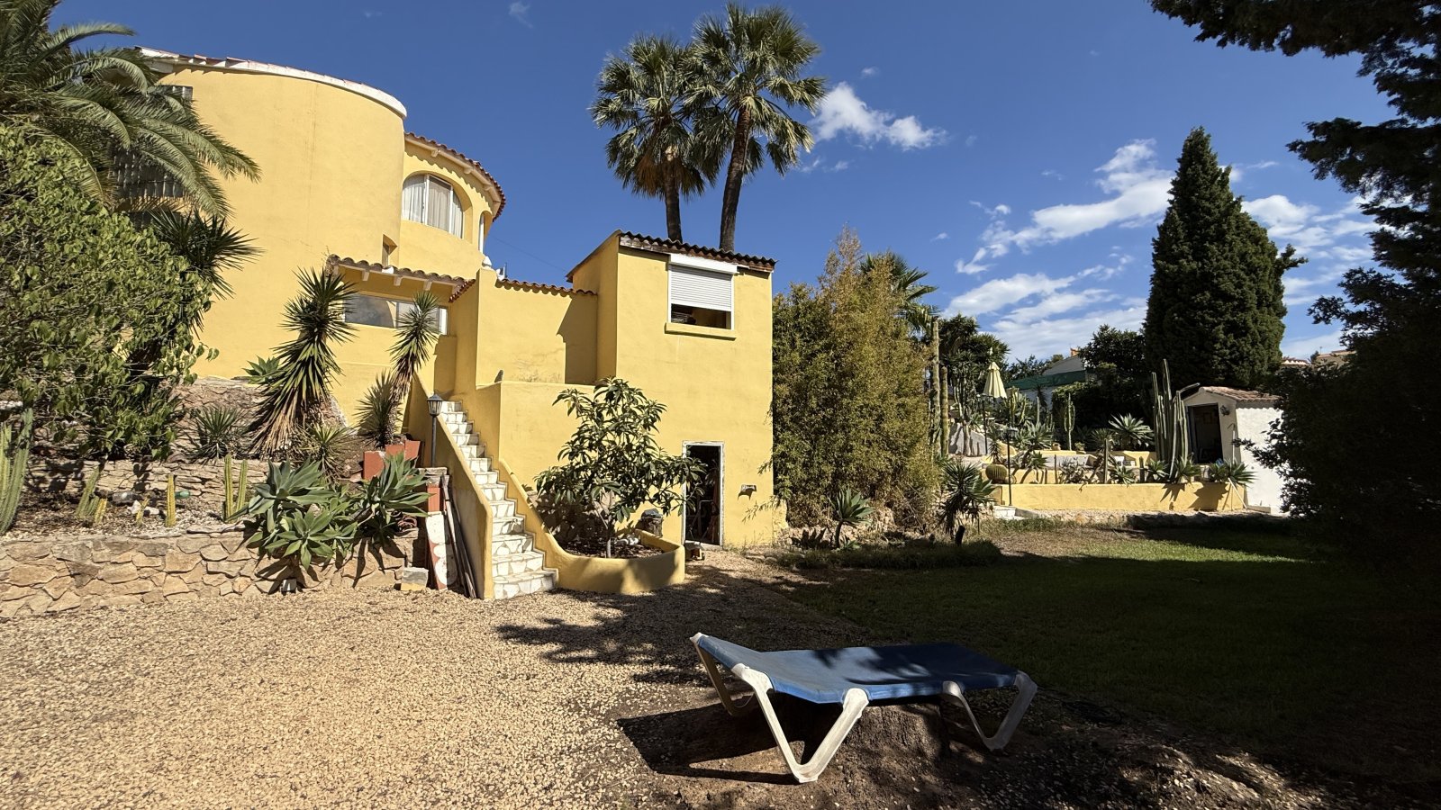 Große Villa auf Eckgrundstück mit Pool und Doppelgarage in Top-Lage in Benissa Montemar - 24