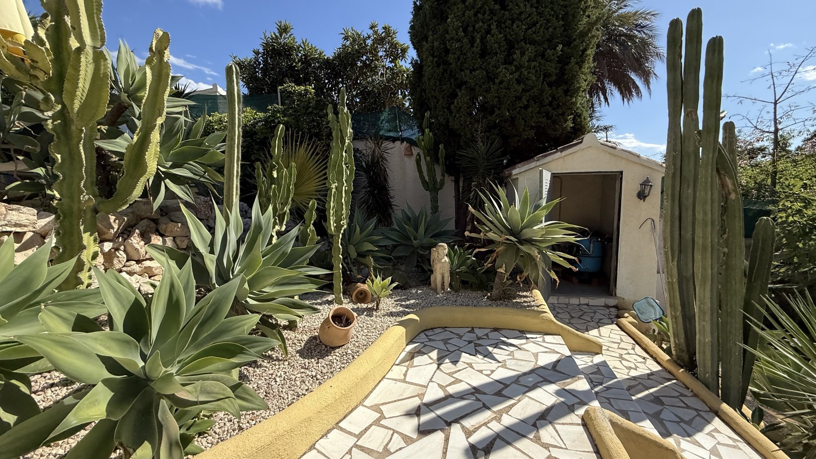 Große Villa auf Eckgrundstück mit Pool und Doppelgarage in Top-Lage in Benissa Montemar - 23