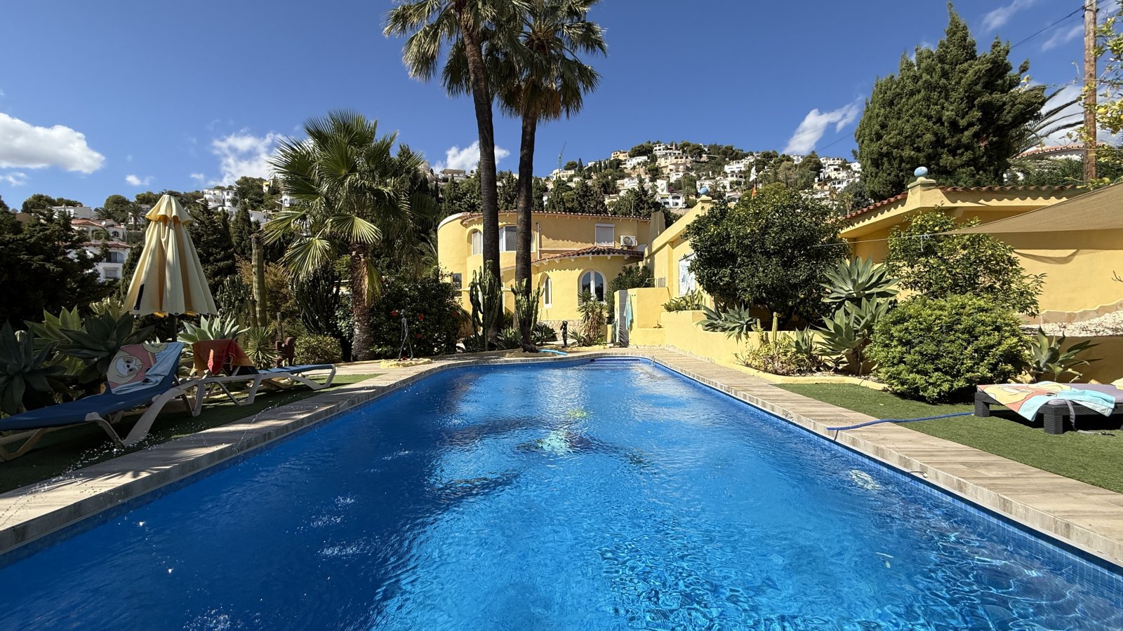 Große Villa auf Eckgrundstück mit Pool und Doppelgarage in Top-Lage in Benissa Montemar - 8