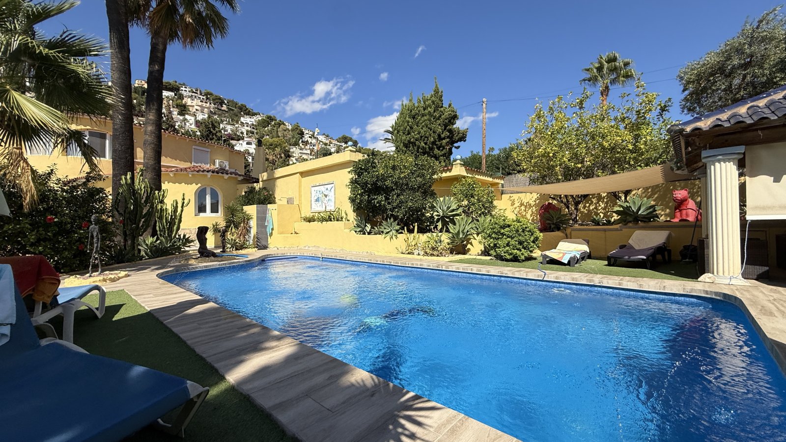 Große Villa auf Eckgrundstück mit Pool und Doppelgarage in Top-Lage in Benissa Montemar - 2