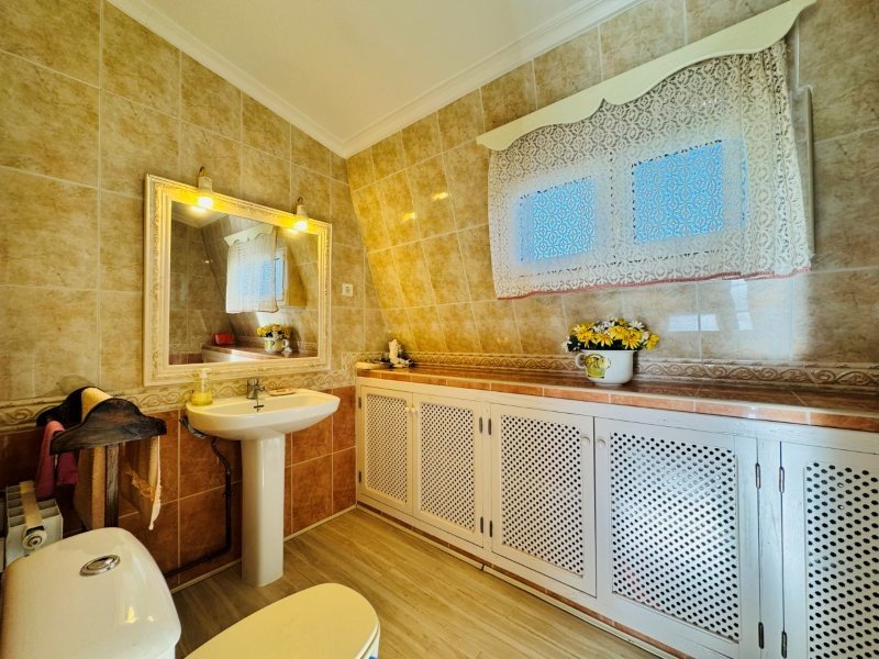 Maisonette-Wohnung mit 3 Schlafzimmern, 2 Bädern, 2 Kfz-Stellplätzen, Gemeinschaftspool und Meerblick nur 100 m vom Strand - 35