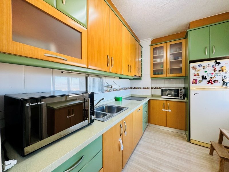 Maisonette-Wohnung mit 3 Schlafzimmern, 2 Bädern, 2 Kfz-Stellplätzen, Gemeinschaftspool und Meerblick nur 100 m vom Strand - 17