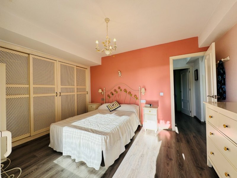 Maisonette-Wohnung mit 3 Schlafzimmern, 2 Bädern, 2 Kfz-Stellplätzen, Gemeinschaftspool und Meerblick nur 100 m vom Strand - 23