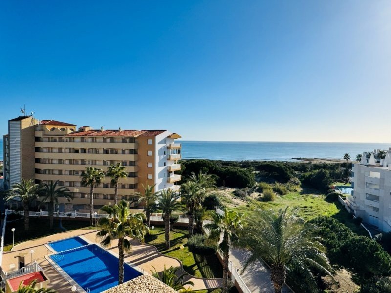 Maisonette-Wohnung mit 3 Schlafzimmern, 2 Bädern, 2 Kfz-Stellplätzen, Gemeinschaftspool und Meerblick nur 100 m vom Strand - 2