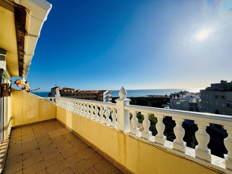 Maisonette-Wohnung mit 3 Schlafzimmern, 2 Bädern, 2 Kfz-Stellplätzen, Gemeinschaftspool und Meerblick nur 100 m vom Strand - 8