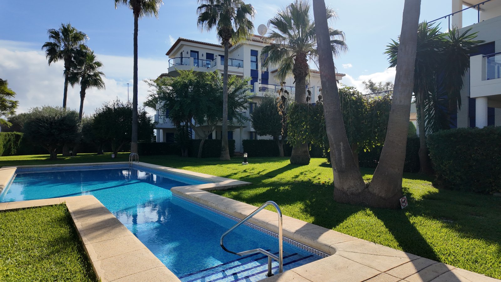 Exklusive Wohnung mit 2 Schlafzimmern und 2 Bädern in wunderschöner Wohnanlage nur 200 m vom Strand - 19