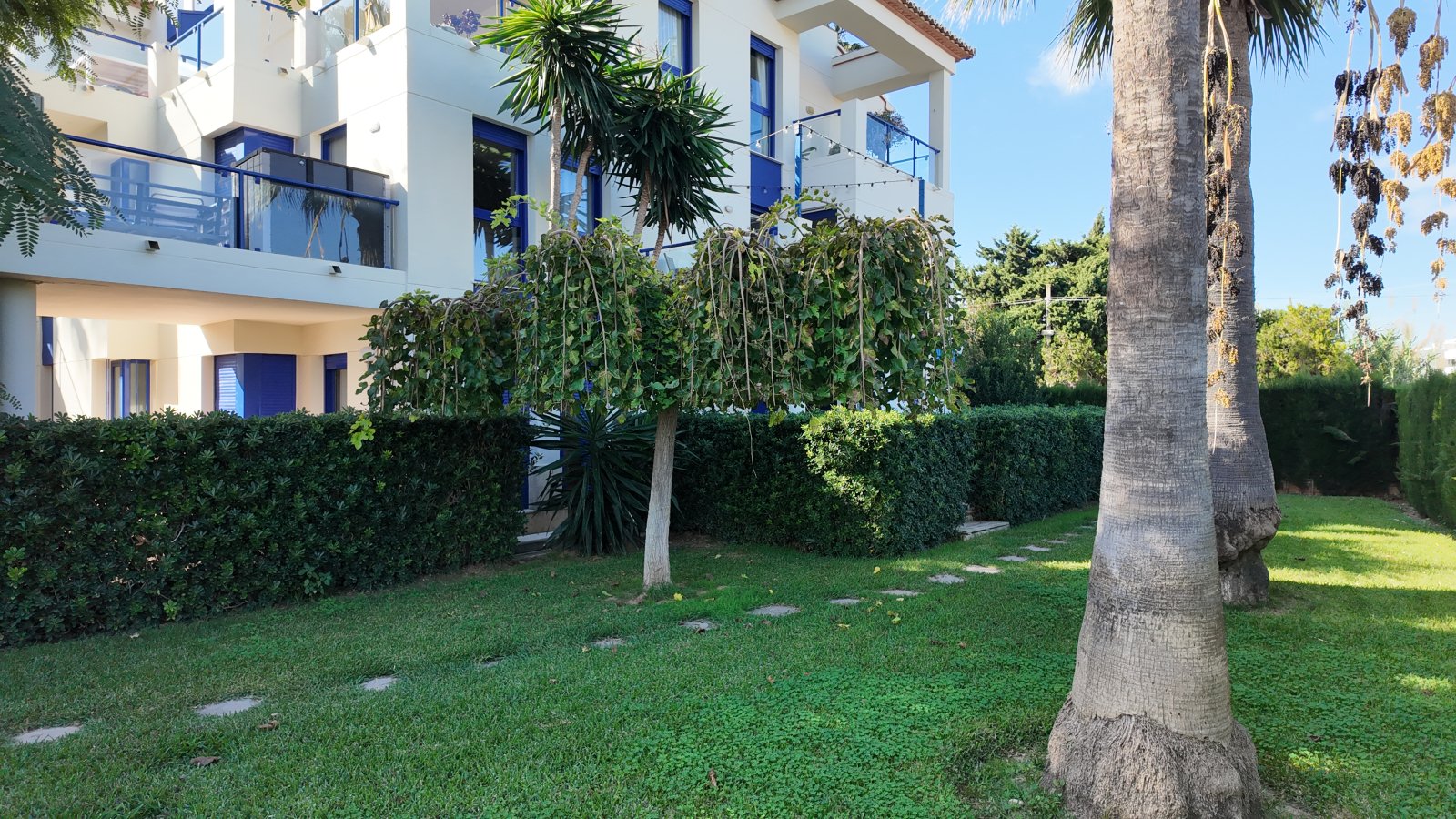 Exklusive Wohnung mit 2 Schlafzimmern und 2 Bädern in wunderschöner Wohnanlage nur 200 m vom Strand - 18
