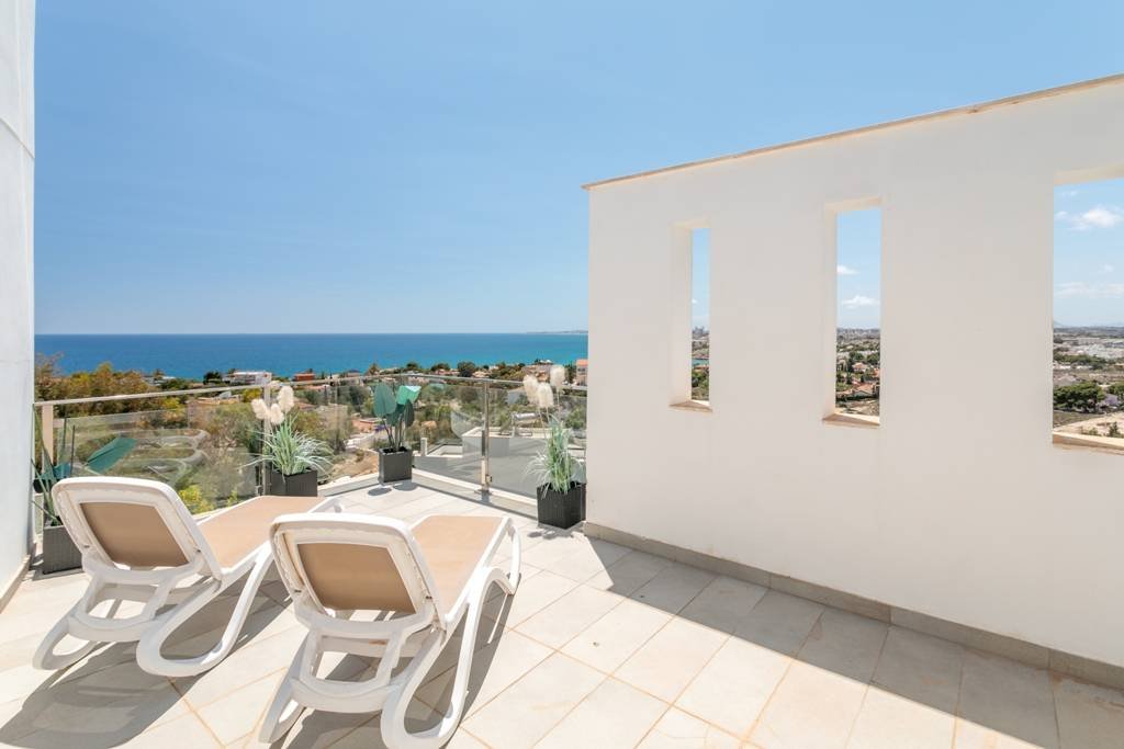 Moderne Villa mit beheiztem Pool und spektakulärem Panoramablick auf Küste und Meer und mit Vermietungslizenz - 36