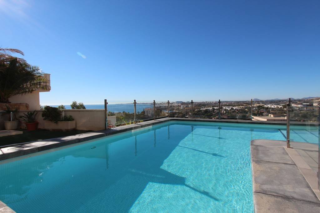 Moderne Villa mit beheiztem Pool und spektakulärem Panoramablick auf Küste und Meer und mit Vermietungslizenz - 5