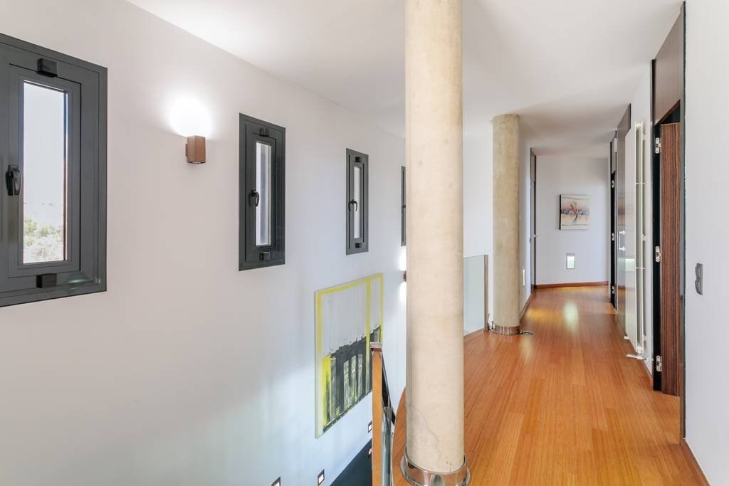 Moderne Villa mit beheiztem Pool und spektakulärem Panoramablick auf Küste und Meer und mit Vermietungslizenz - 21