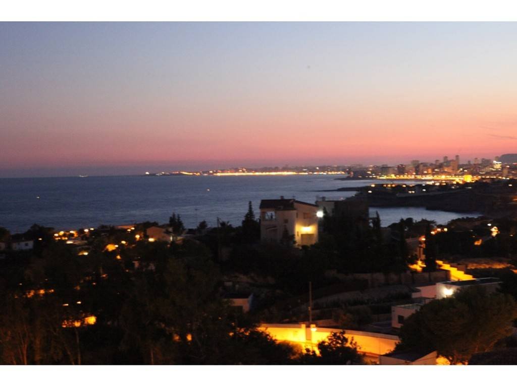 Moderne Villa mit beheiztem Pool und spektakulärem Panoramablick auf Küste und Meer und mit Vermietungslizenz - 39