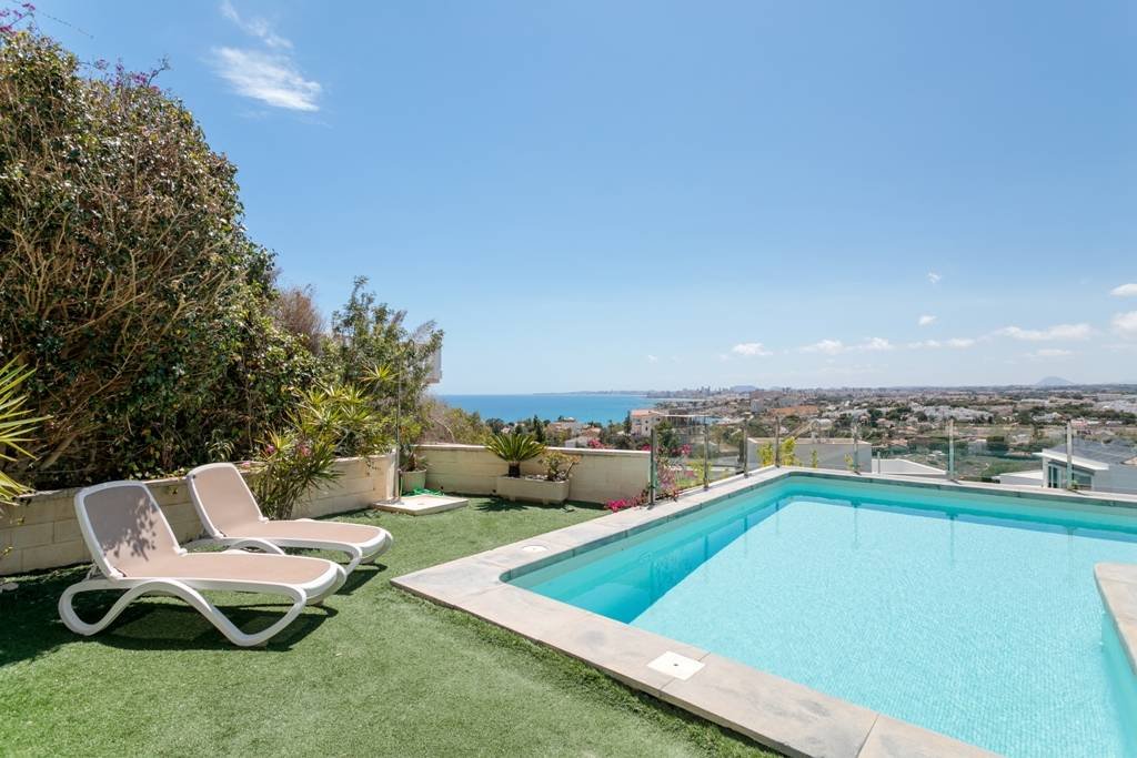 Moderne Villa mit beheiztem Pool und spektakulärem Panoramablick auf Küste und Meer und mit Vermietungslizenz - 6
