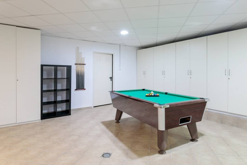 Moderne Villa mit beheiztem Pool und spektakulärem Panoramablick auf Küste und Meer und mit Vermietungslizenz - 35
