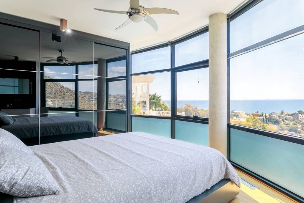 Moderne Villa mit beheiztem Pool und spektakulärem Panoramablick auf Küste und Meer und mit Vermietungslizenz - 18