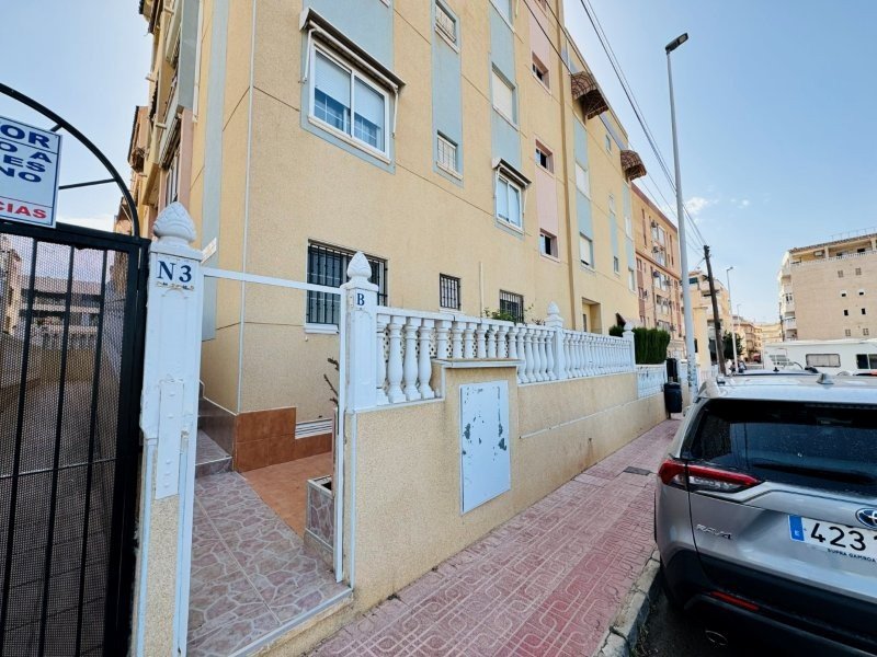 Erdgeschosswohnung mit 2 Schlafzimmern, 1 Bad, Tiefgaragenstellplatz und Gemeinschaftspool nur 300 m vom Strand - 6