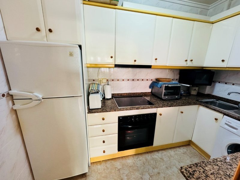 Erdgeschosswohnung mit 2 Schlafzimmern, 1 Bad, Tiefgaragenstellplatz und Gemeinschaftspool nur 300 m vom Strand - 13