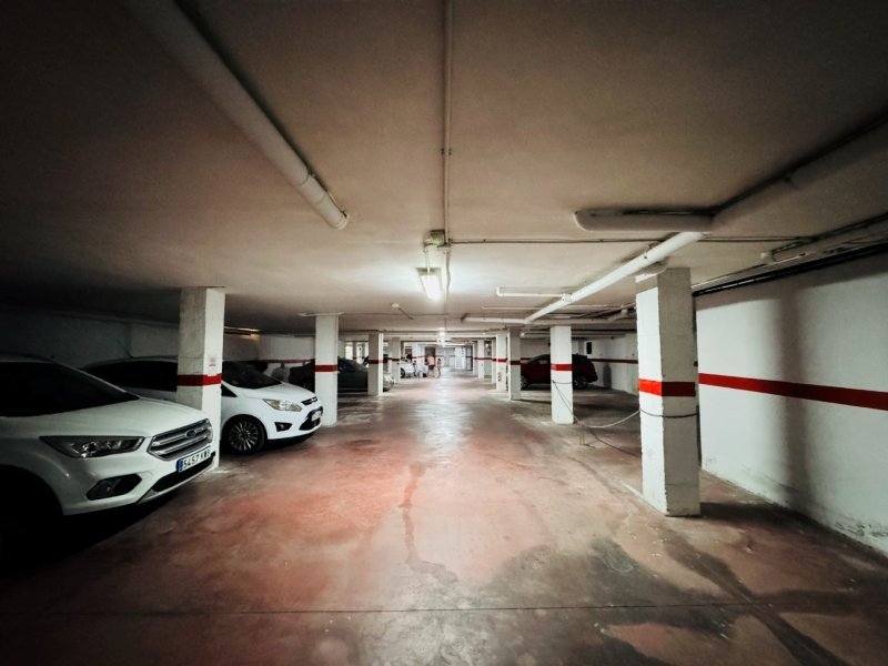 Erdgeschosswohnung mit 2 Schlafzimmern, 1 Bad, Tiefgaragenstellplatz und Gemeinschaftspool nur 300 m vom Strand - 20