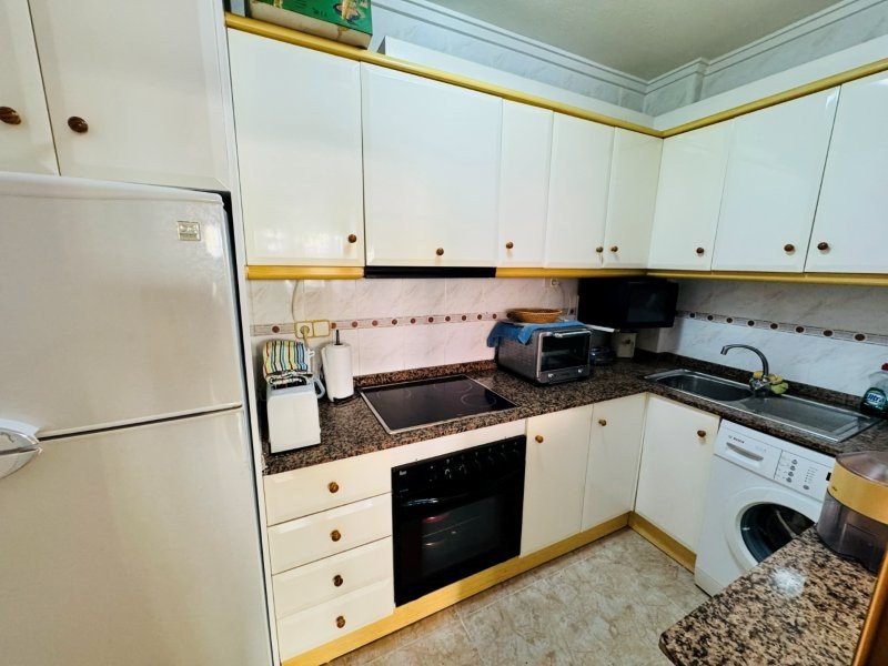 Erdgeschosswohnung mit 2 Schlafzimmern, 1 Bad, Tiefgaragenstellplatz und Gemeinschaftspool nur 300 m vom Strand - 14