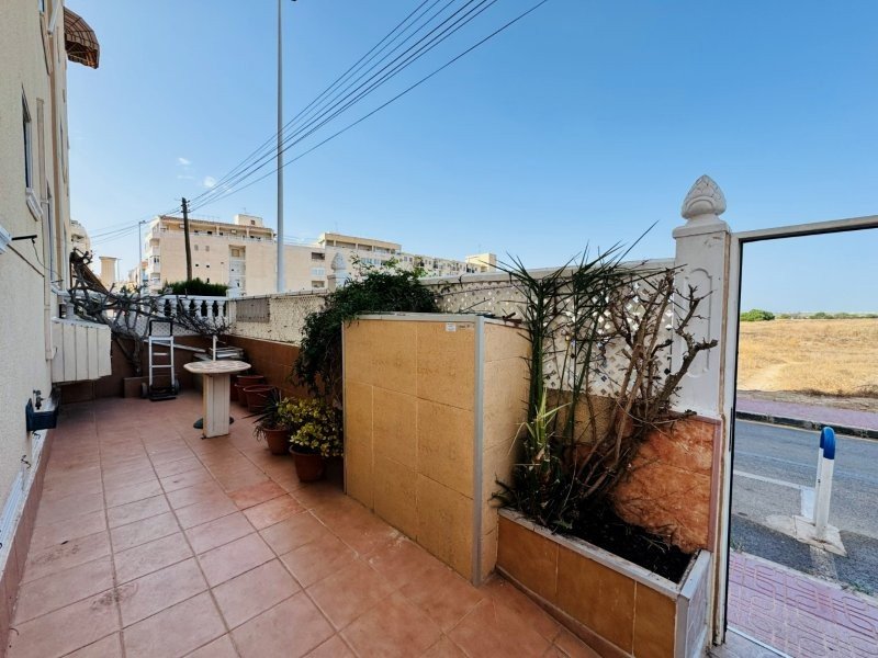 Erdgeschosswohnung mit 2 Schlafzimmern, 1 Bad, Tiefgaragenstellplatz und Gemeinschaftspool nur 300 m vom Strand - 10