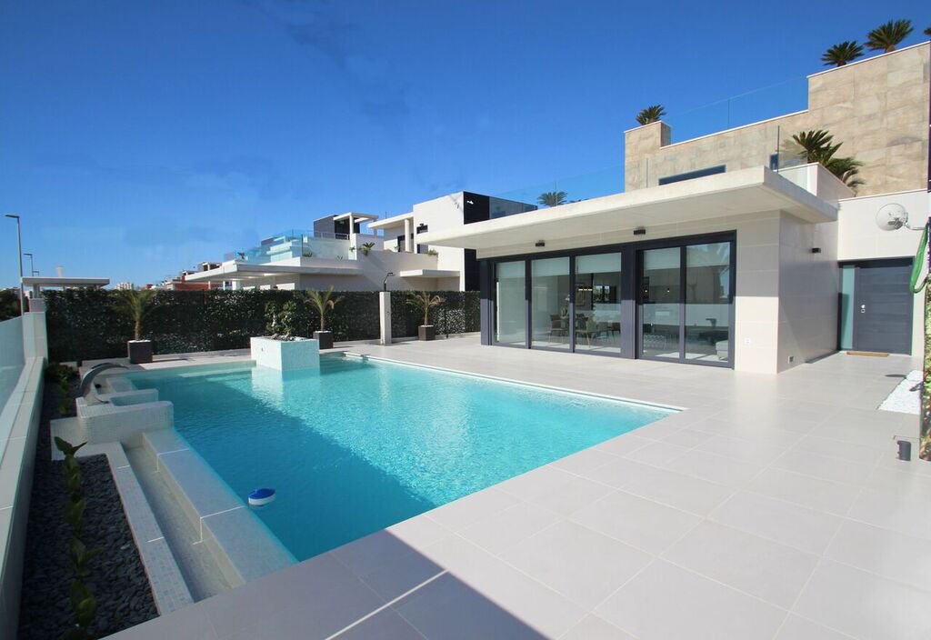Exklusive Villen mit 4 Schlafzimmern, 4 Bädern, Dachterrasse und Privatpool nur 600 m vom Strand - 1