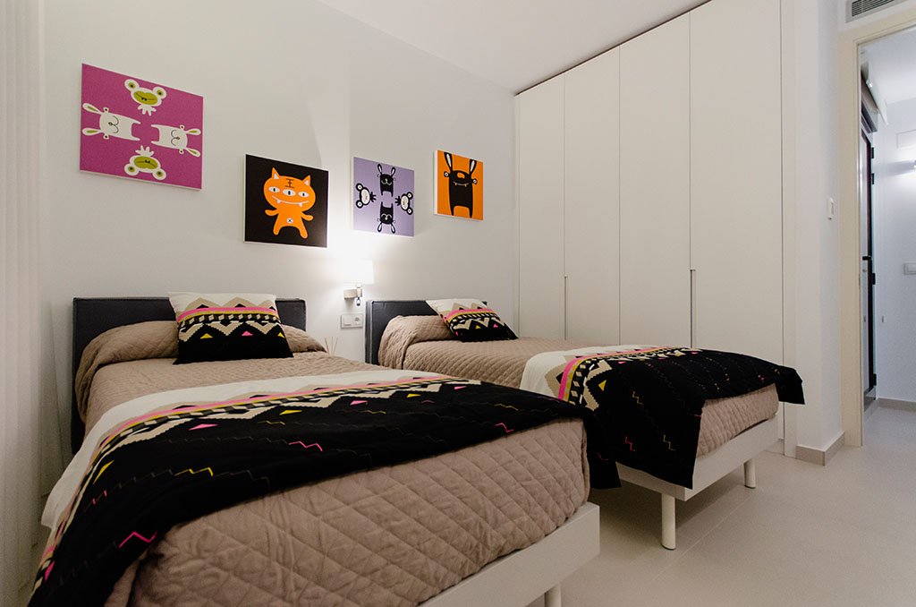 Exklusive Villen mit 4 Schlafzimmern, 4 Bädern, Dachterrasse und Privatpool nur 600 m vom Strand - 26