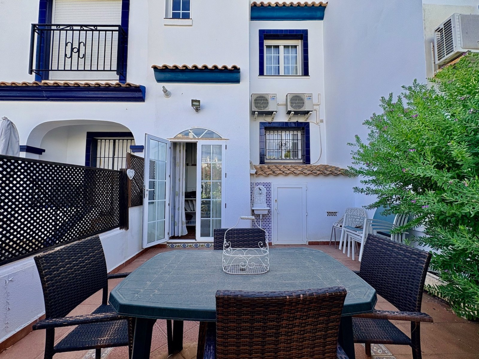 Duplex-Reihenhaus mit Solarium und Meerblick, Garten und Gemeinschaftspool in Conjunto Rioja - 23