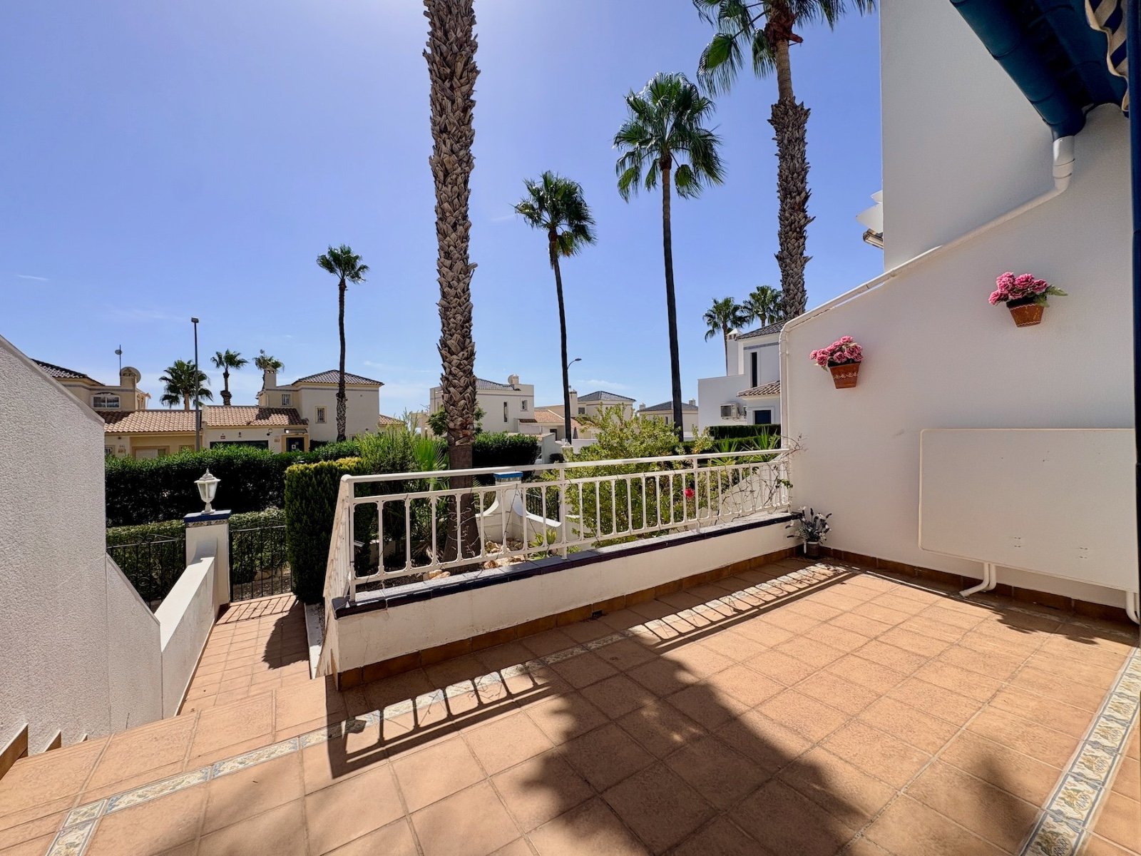 Duplex-Reihenhaus mit Solarium und Meerblick, Garten und Gemeinschaftspool in Conjunto Rioja - 21
