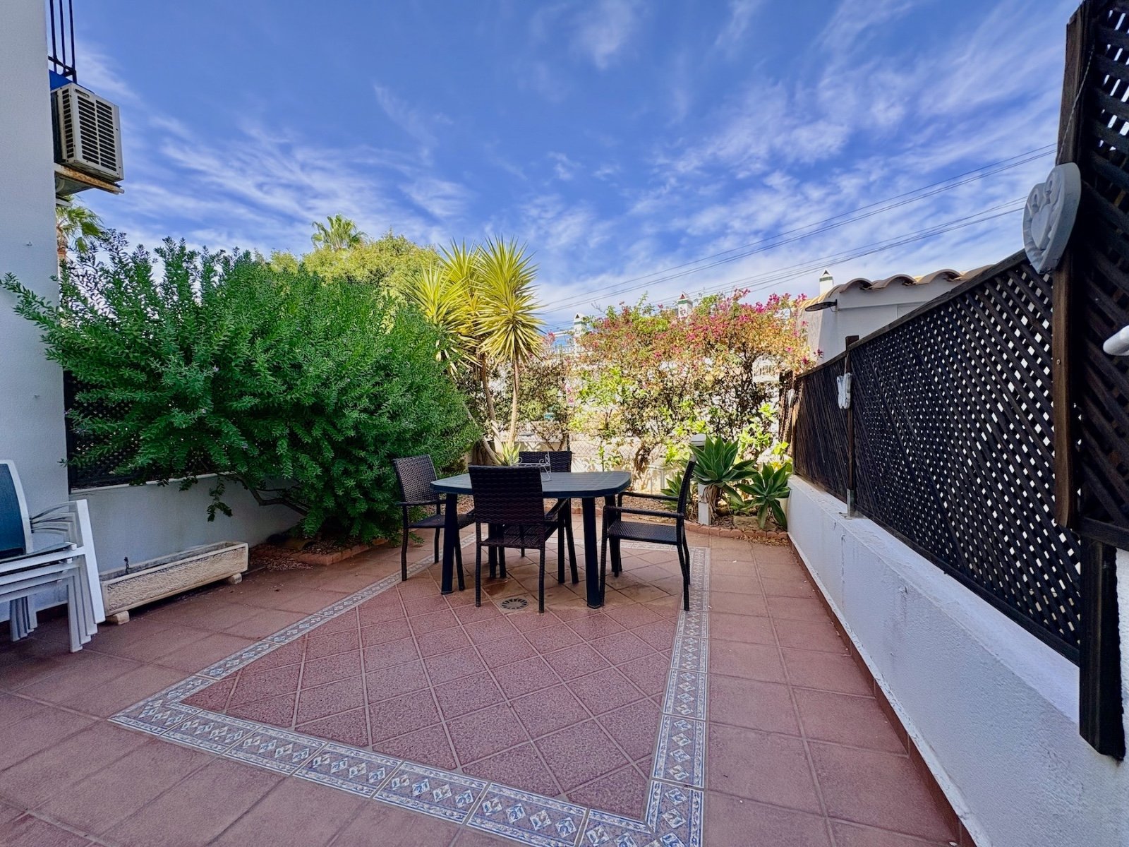 Duplex-Reihenhaus mit Solarium und Meerblick, Garten und Gemeinschaftspool in Conjunto Rioja - 22