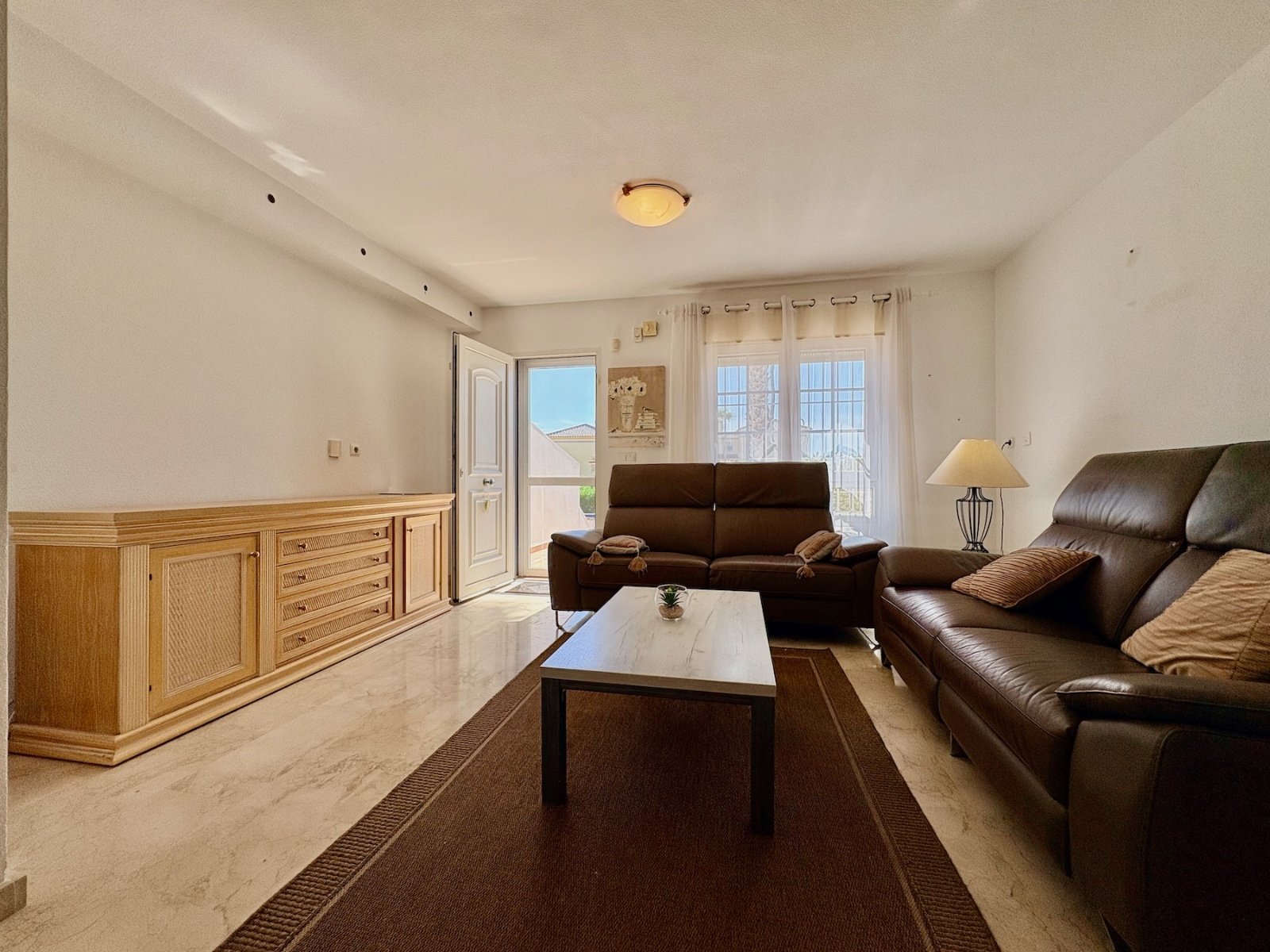 Duplex-Reihenhaus mit Solarium und Meerblick, Garten und Gemeinschaftspool in Conjunto Rioja - 4