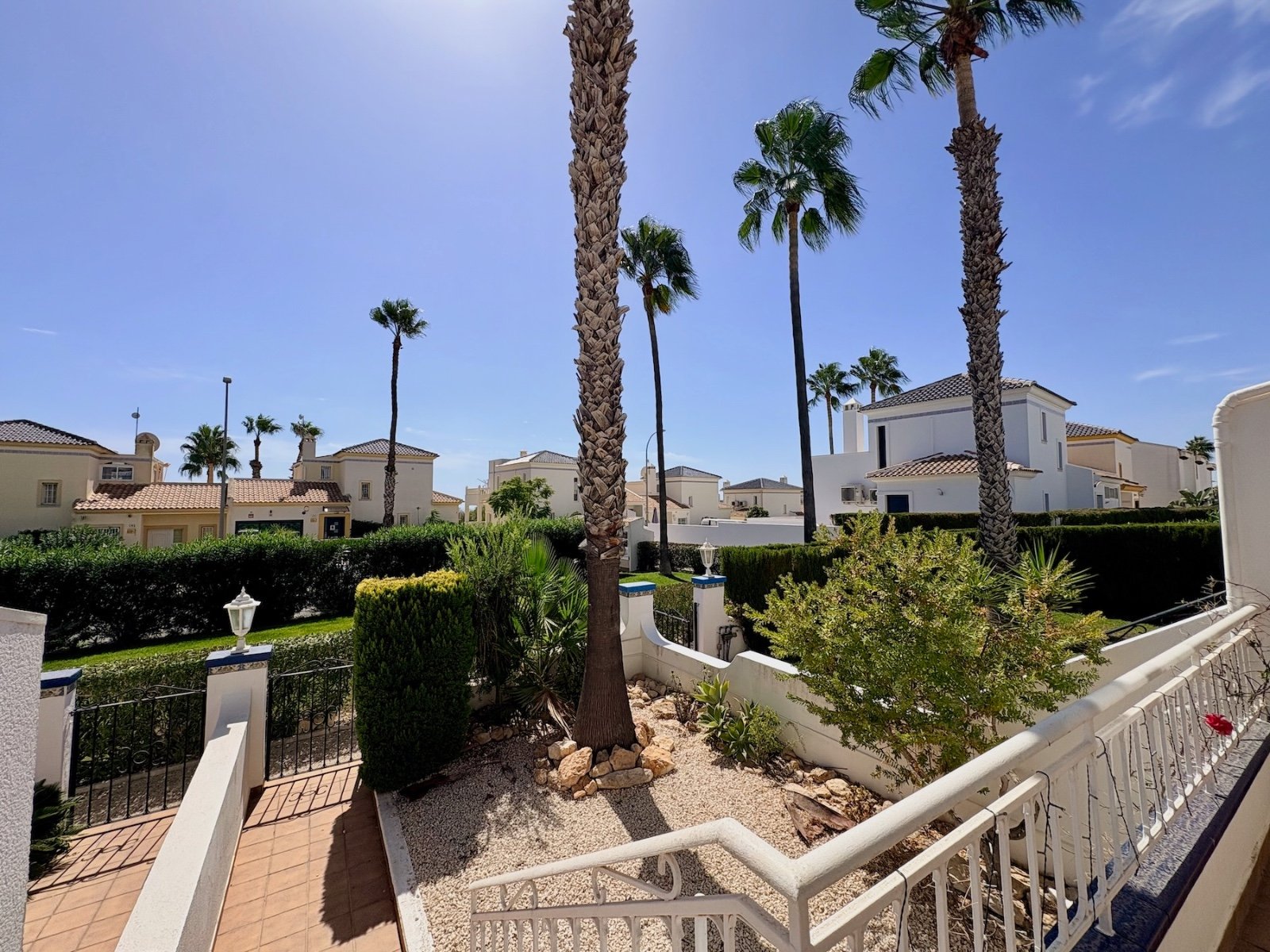 Duplex-Reihenhaus mit Solarium und Meerblick, Garten und Gemeinschaftspool in Conjunto Rioja - 20