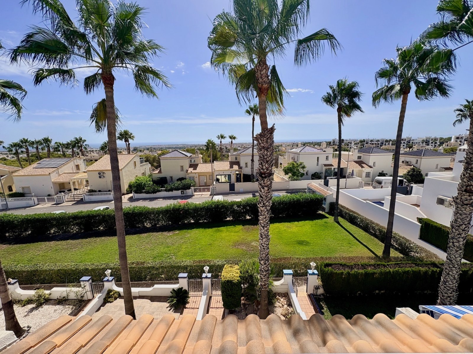 Duplex-Reihenhaus mit Solarium und Meerblick, Garten und Gemeinschaftspool in Conjunto Rioja - 25