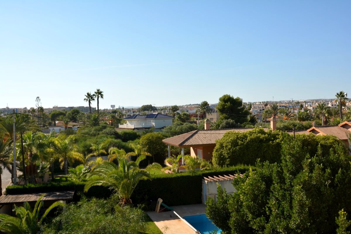 Wunderschöne, großzügige und exklusive Villa in der besten Gegend von Cabo Roig, nur 150 m vom Strand - 44