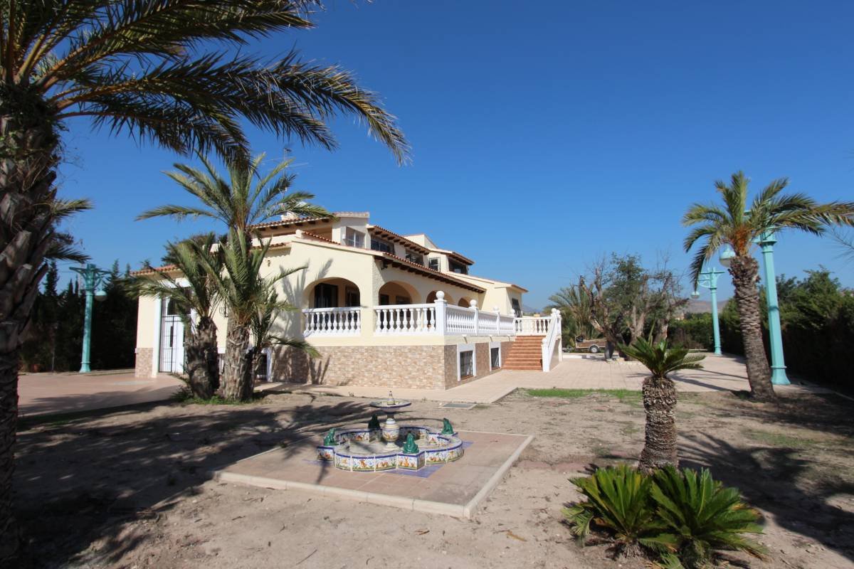 Große renovierte Villa nur 2 km vom Meer entfernt - 2