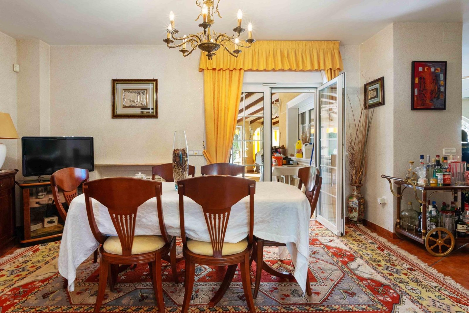 Prächtige freistehende Villa mit 3 Schlafzimmern, 4 Bädern, Fitnessraum, Sauna, Garage und Privatpool nur 1 km vom Strand - 17