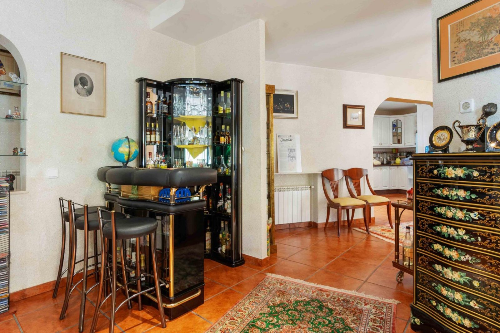 Prächtige freistehende Villa mit 3 Schlafzimmern, 4 Bädern, Fitnessraum, Sauna, Garage und Privatpool nur 1 km vom Strand - 14