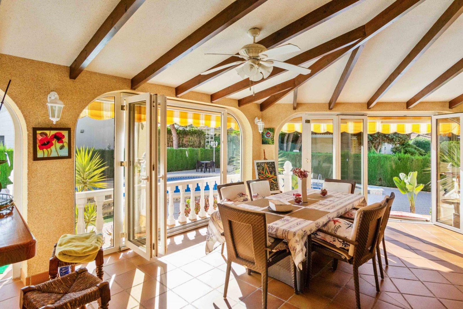 Prächtige freistehende Villa mit 3 Schlafzimmern, 4 Bädern, Fitnessraum, Sauna, Garage und Privatpool nur 1 km vom Strand - 32