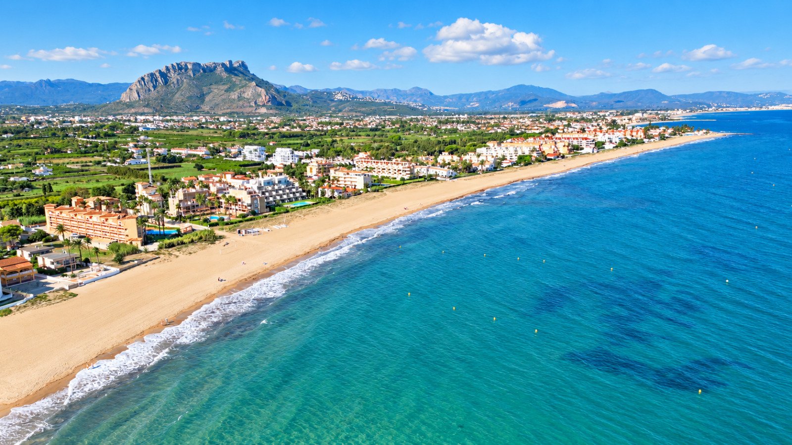 Einzigartige Doppelhaushälfte nur 60m vom Strand entfernt mit 3 Schlafzimmern und 2 Bädern - 1