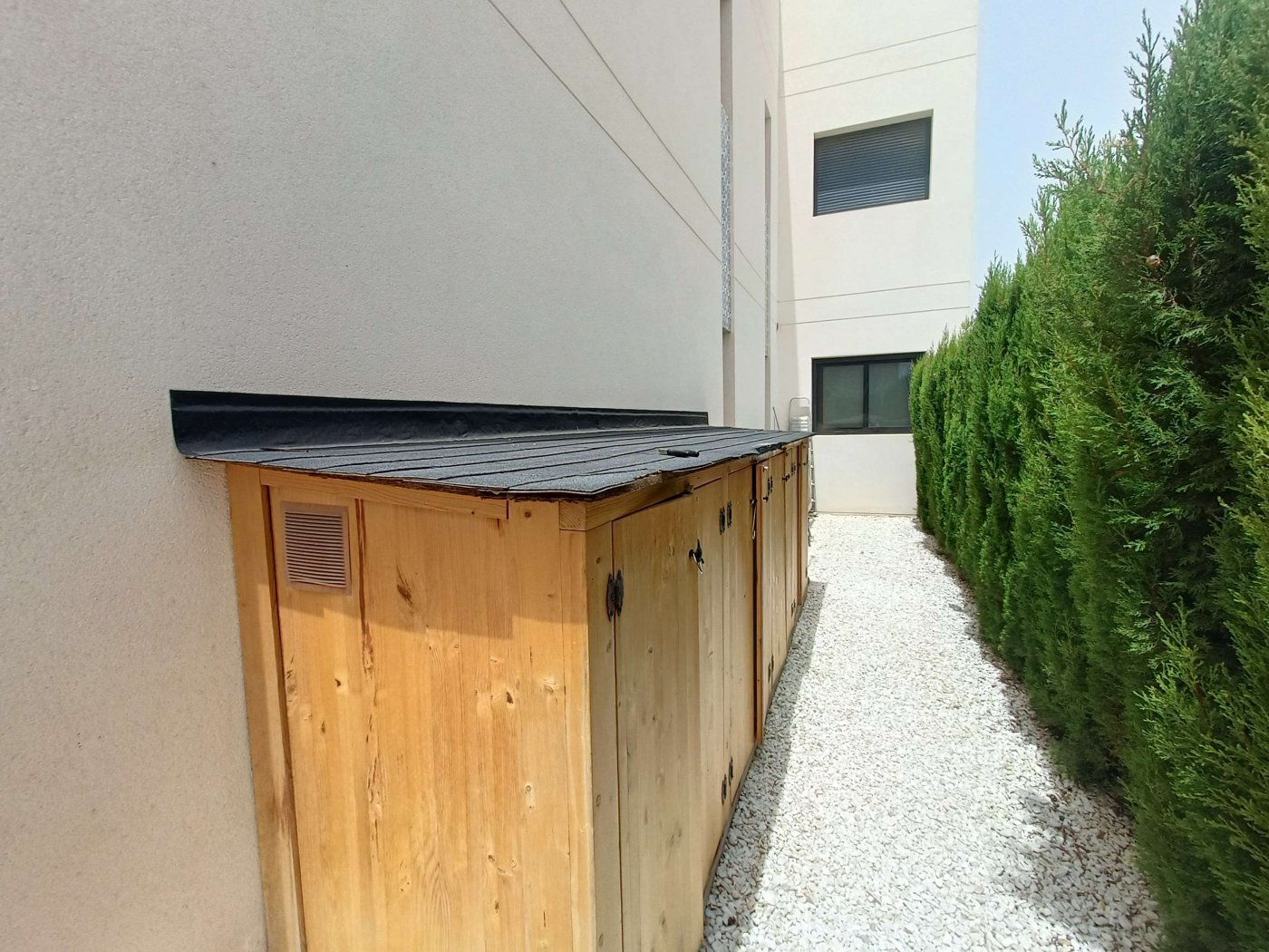 Moderne Erdgeschoss-Wohnung mit 3 Schlafzimmern, 2 Bädern, privatem Garten und Gemeinschaftspool - 32