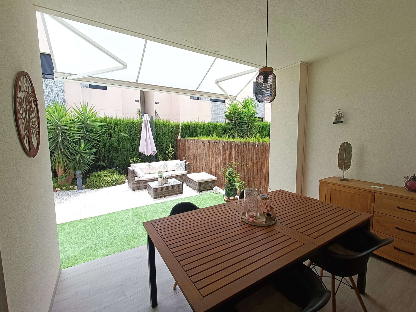 Moderne Erdgeschoss-Wohnung mit 3 Schlafzimmern, 2 Bädern, privatem Garten und Gemeinschaftspool - 25