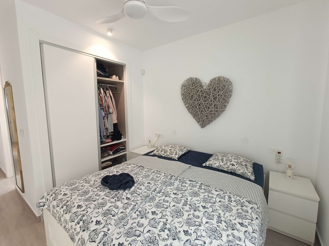 Moderne Erdgeschoss-Wohnung mit 3 Schlafzimmern, 2 Bädern, privatem Garten und Gemeinschaftspool - 12