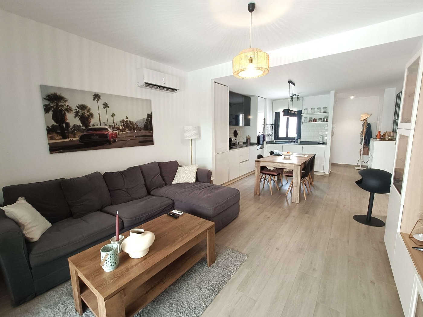 Moderne Erdgeschoss-Wohnung mit 3 Schlafzimmern, 2 Bädern, privatem Garten und Gemeinschaftspool - 2
